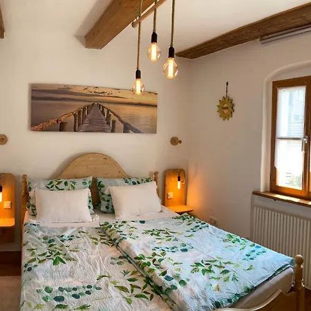 Falkner Turm アパート *